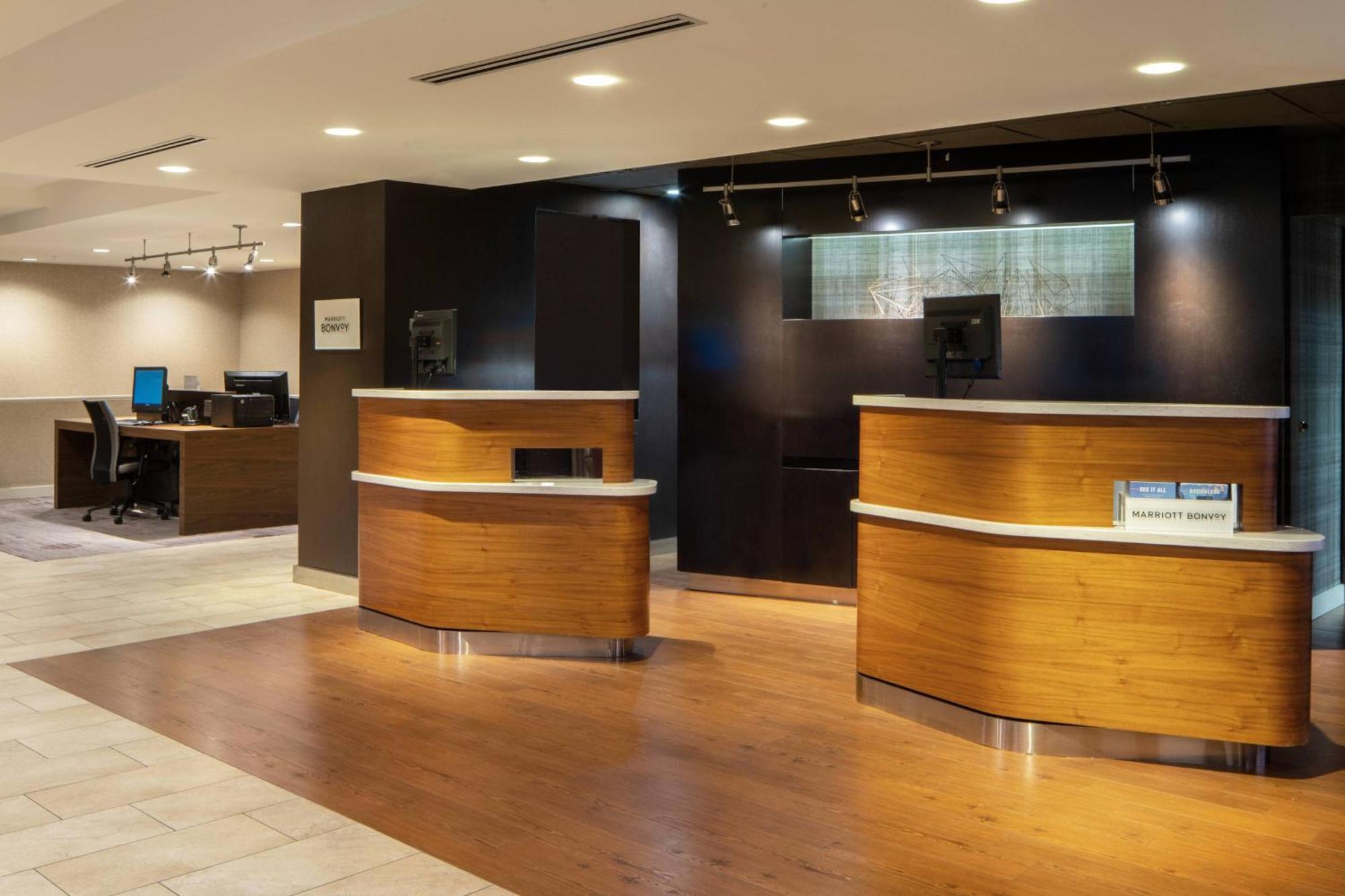 Courtyard By Marriott Dulles Airport Herndon/Reston Exterior photo