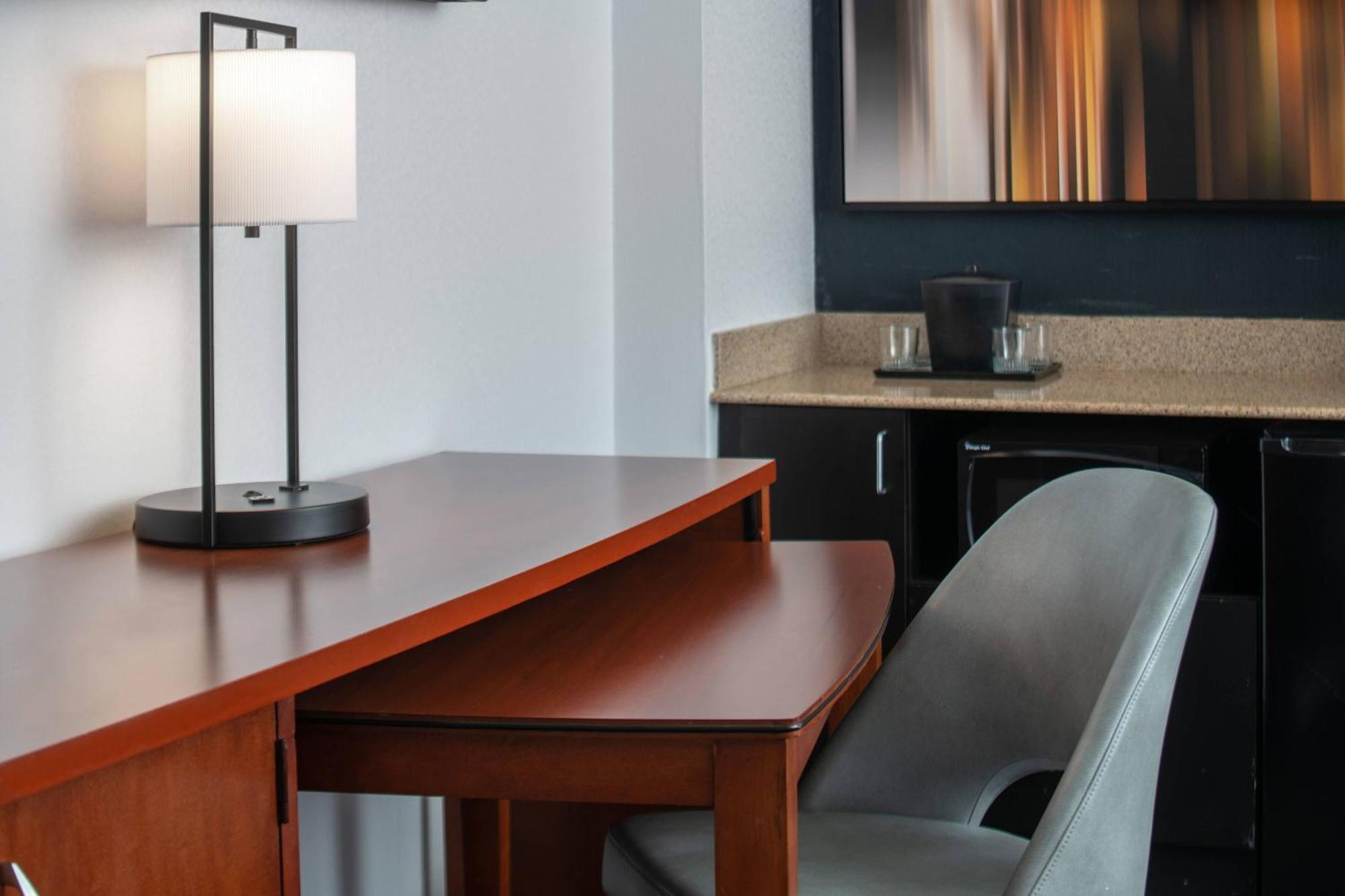 Courtyard By Marriott Dulles Airport Herndon/Reston Exterior photo