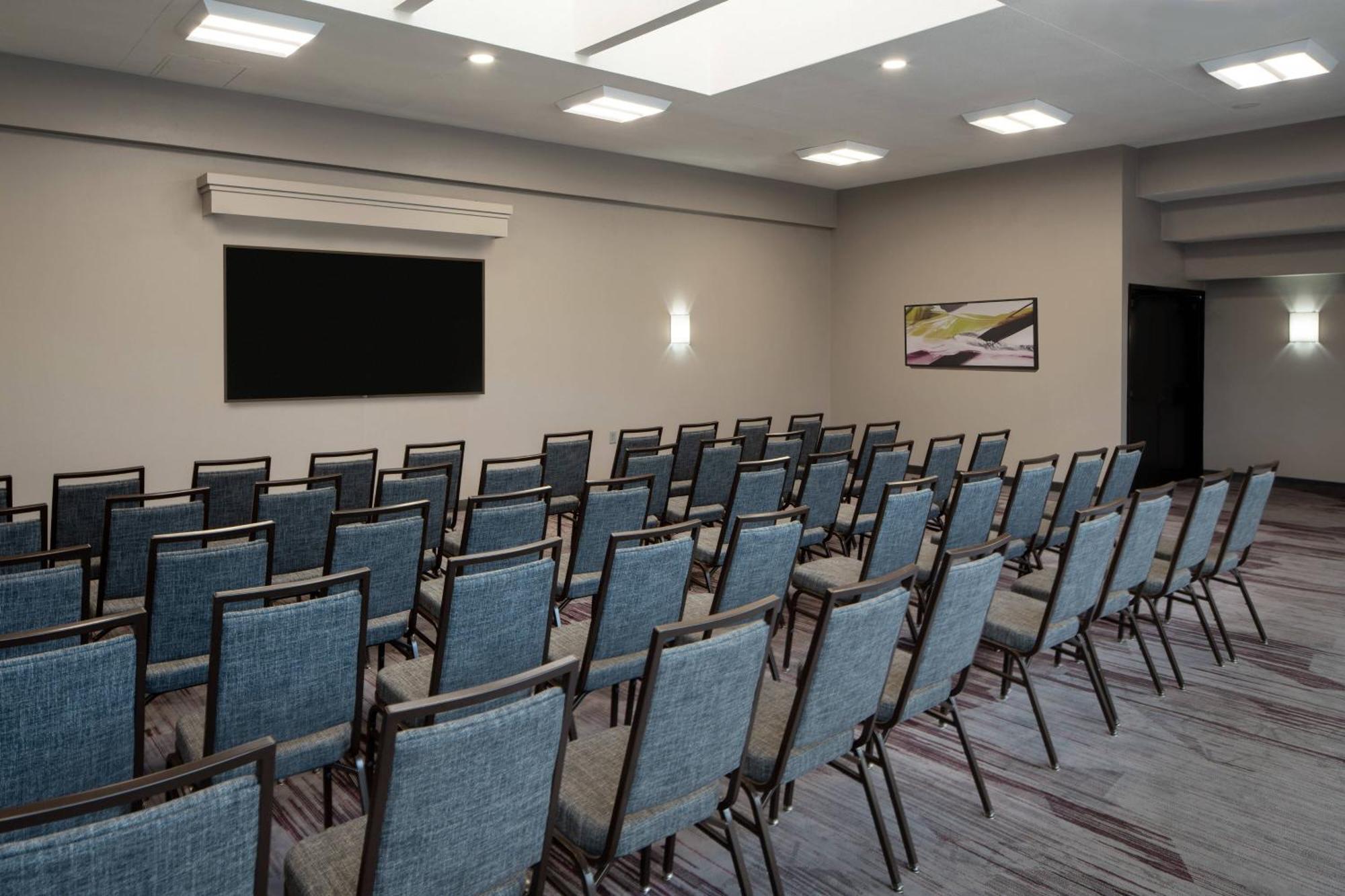 Courtyard By Marriott Dulles Airport Herndon/Reston Exterior photo