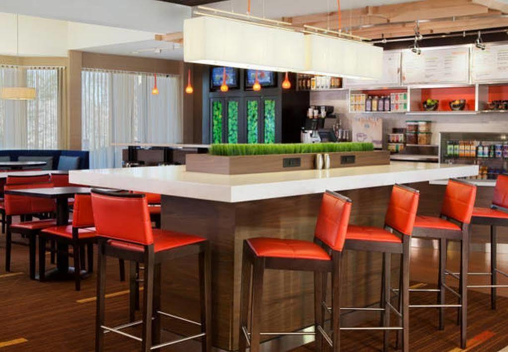 Courtyard By Marriott Dulles Airport Herndon/Reston Exterior photo